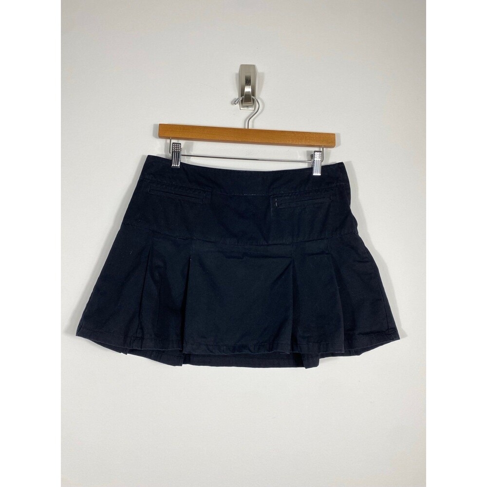 H&M Black Pleated Mini Skirt Womenโs Size 8 โ 100% Cotton